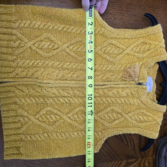 Susan Bristol Yellow Vest Cableknit Sleeveless Zip Up Sweater Womans Tassle M - Picture 12 of 12
